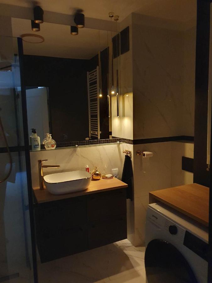 Apartament 3 Pokojowy Lub Pokoj W Mieszkaniu W Nowym Bloku Warsaw Luaran gambar