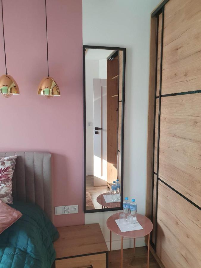 Apartament 3 Pokojowy Lub Pokoj W Mieszkaniu W Nowym Bloku Warsaw Luaran gambar